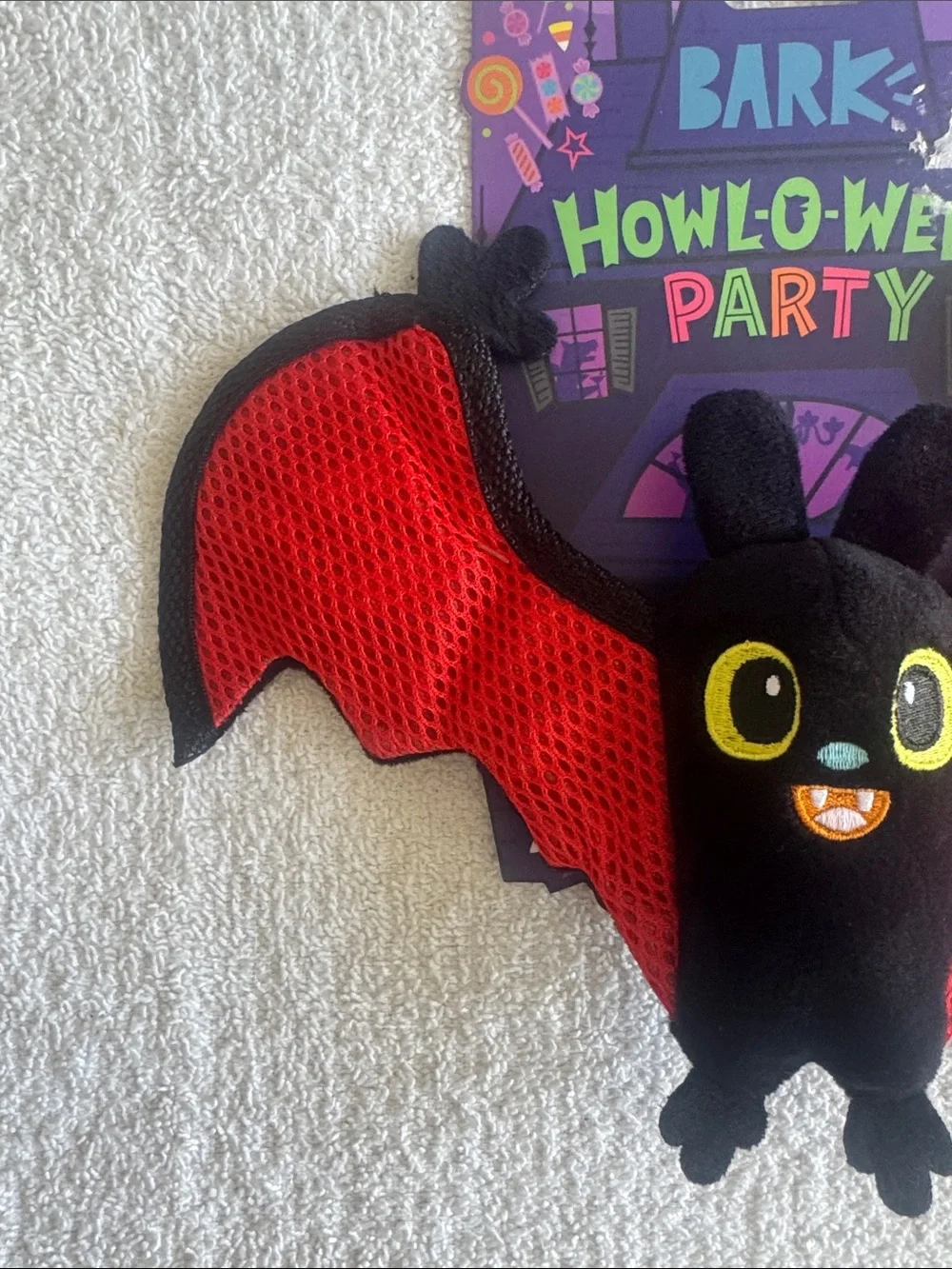 Bark Howl-O-Ween Party Bat Toy - Black & Red